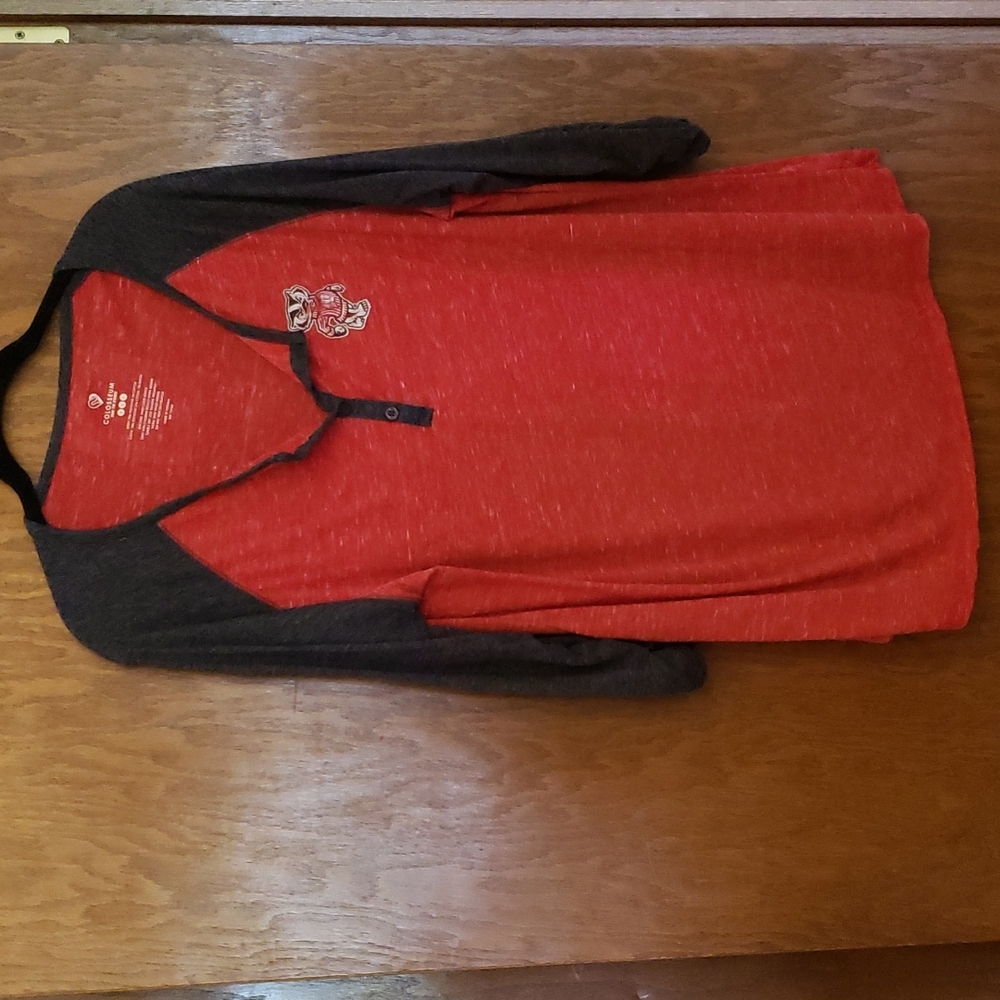 Wisconsin Badger Henley XXL never worn. Light weight, great for summer.